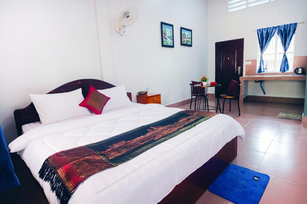 Lea'S Guesthouse And Restaurant Kampot Esterno foto