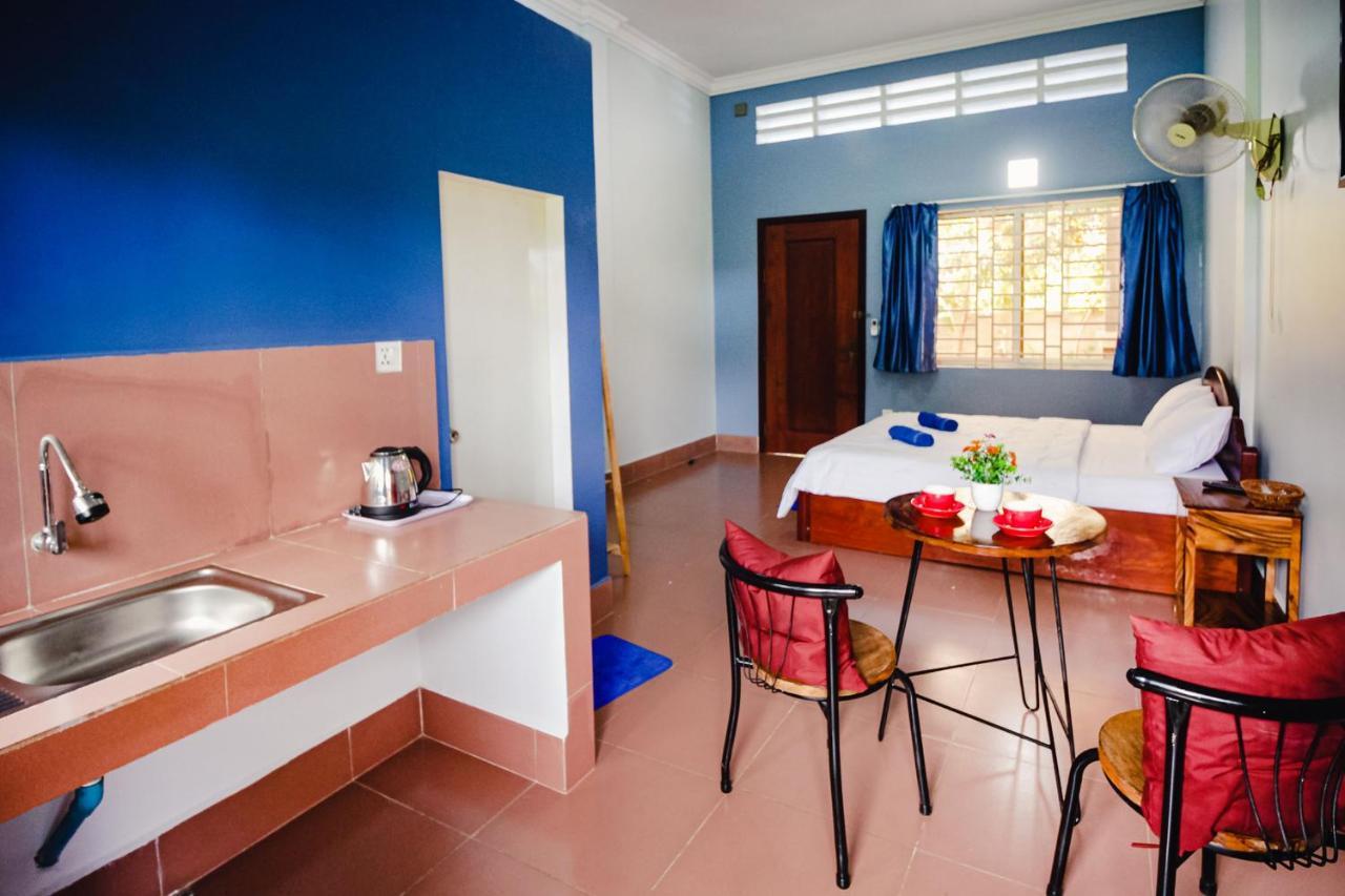 Lea'S Guesthouse And Restaurant Kampot Esterno foto