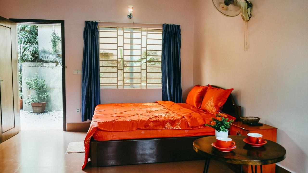 Lea'S Guesthouse And Restaurant Kampot Esterno foto
