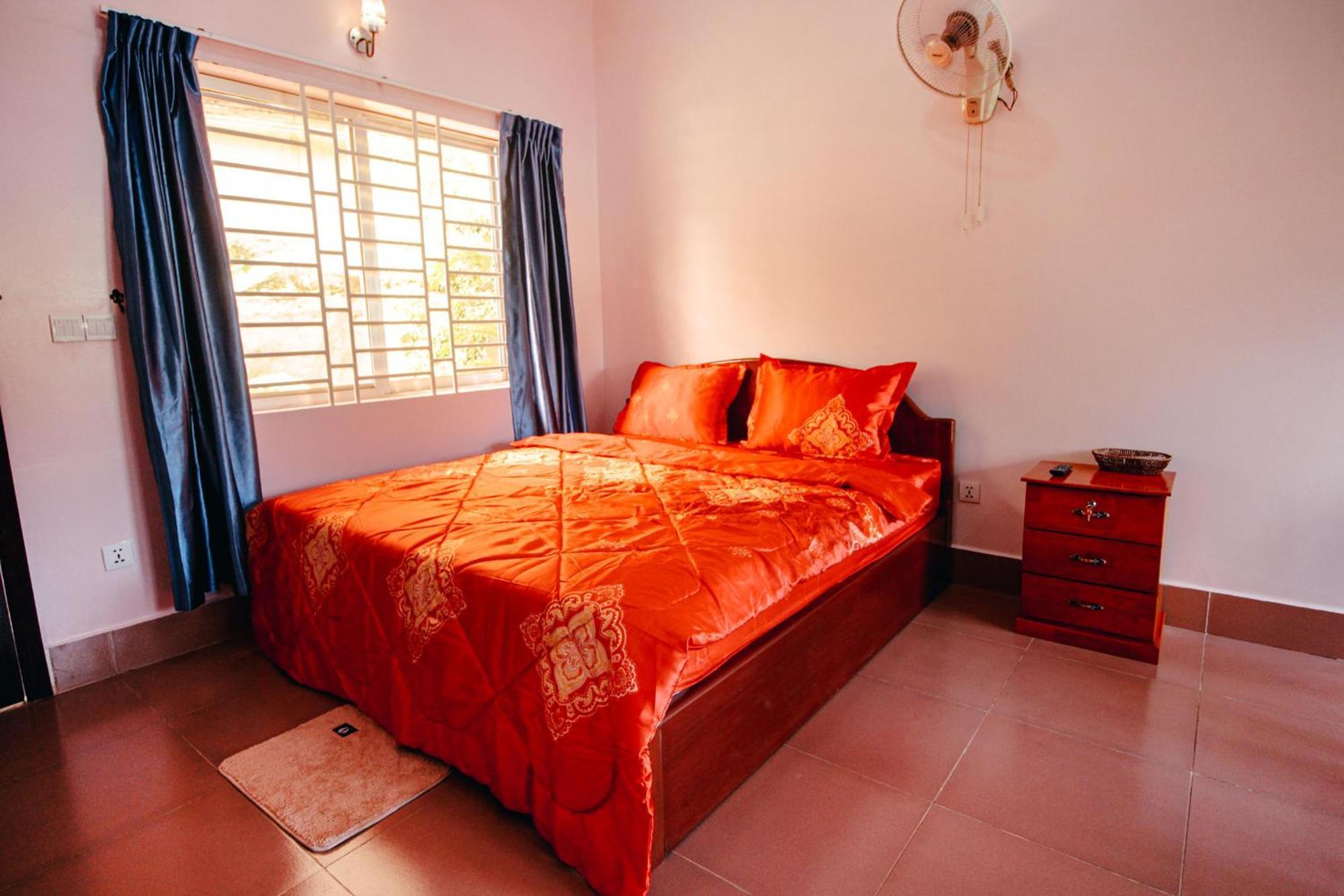 Lea'S Guesthouse And Restaurant Kampot Esterno foto