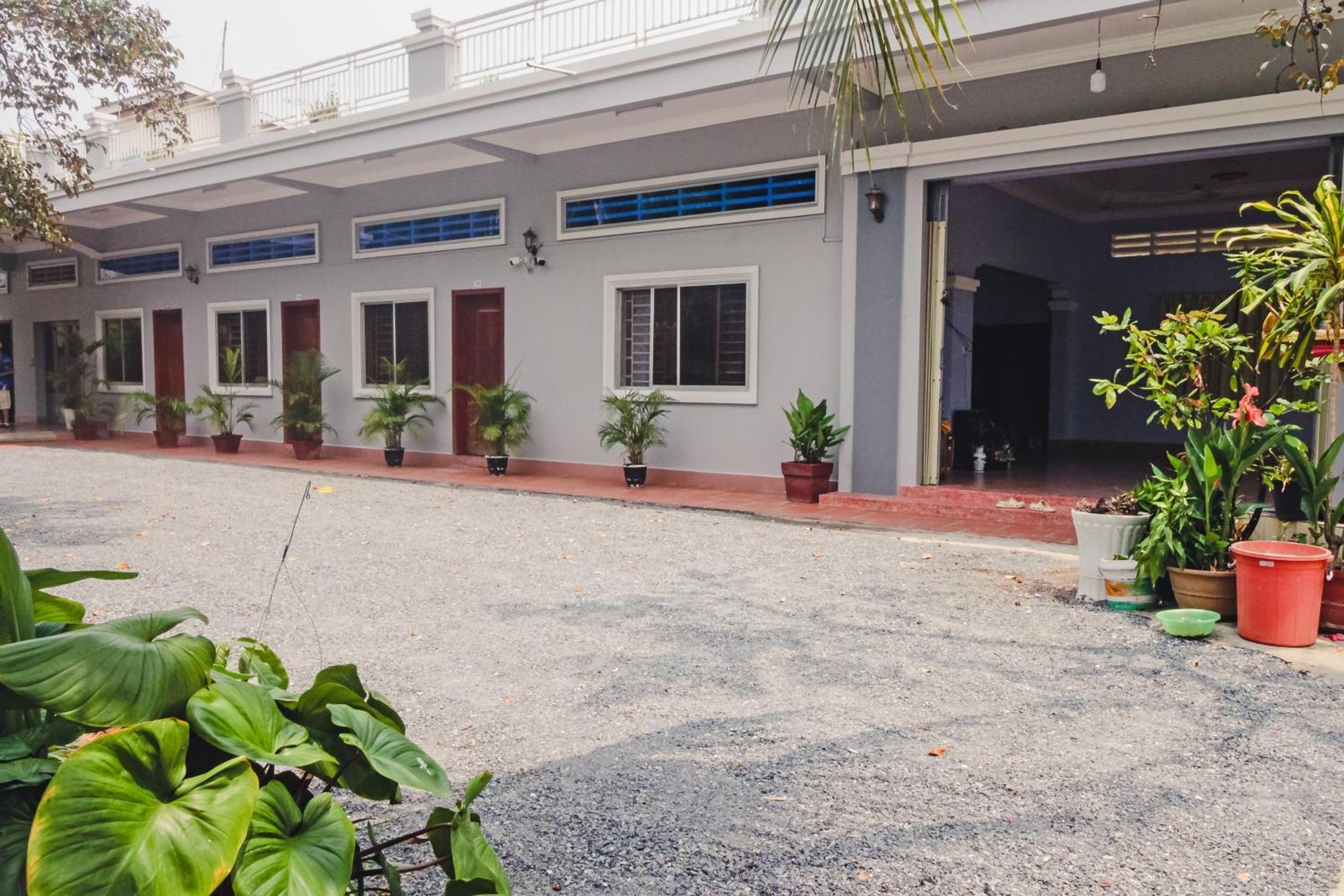 Lea'S Guesthouse And Restaurant Kampot Esterno foto